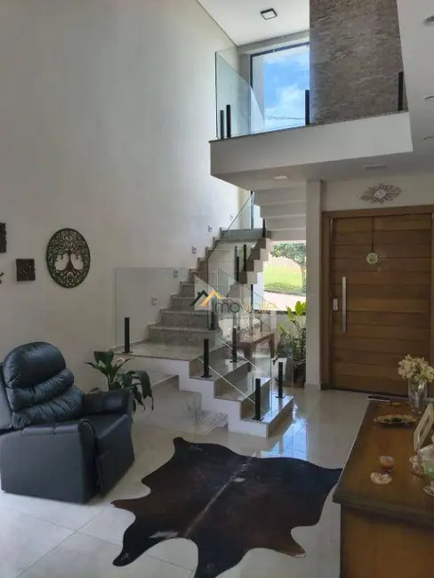 Foto 1 de Casa de Condomínio com 4 quartos à venda, 300m2 em Cacapava - SP
