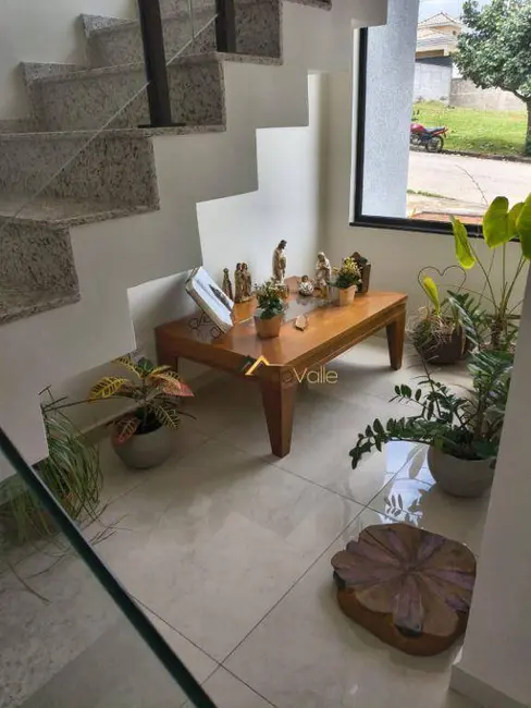 Foto 3 de Casa de Condomínio com 4 quartos à venda, 300m2 em Cacapava - SP