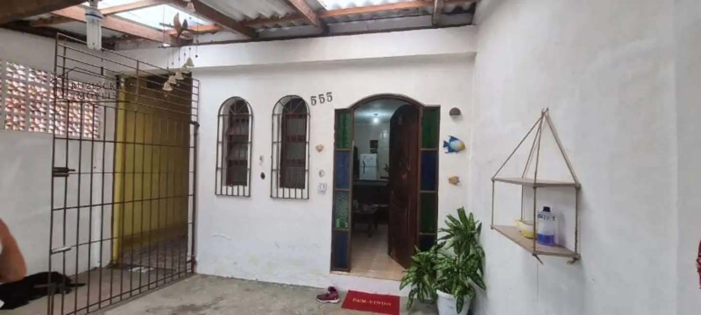 Foto 2 de Casa com 2 quartos à venda, 131m2 em Itanhaem - SP