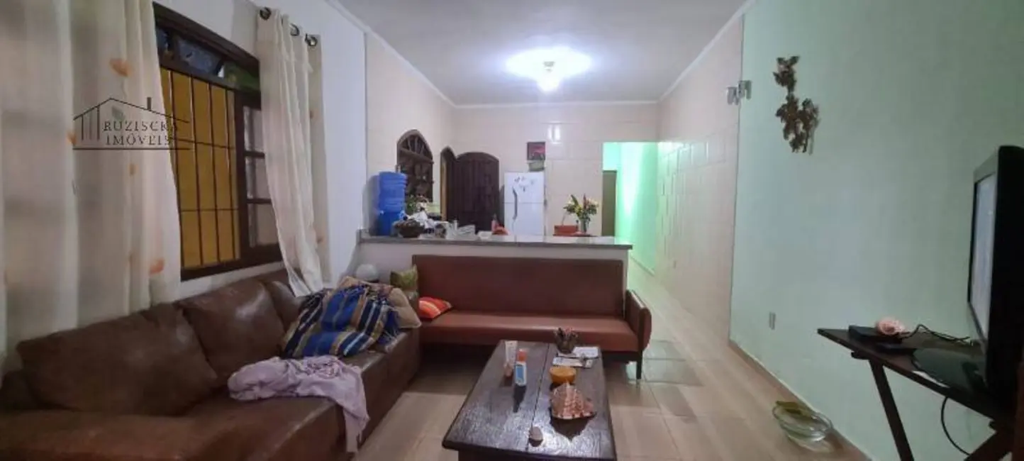 Foto 3 de Casa com 2 quartos à venda, 131m2 em Itanhaem - SP