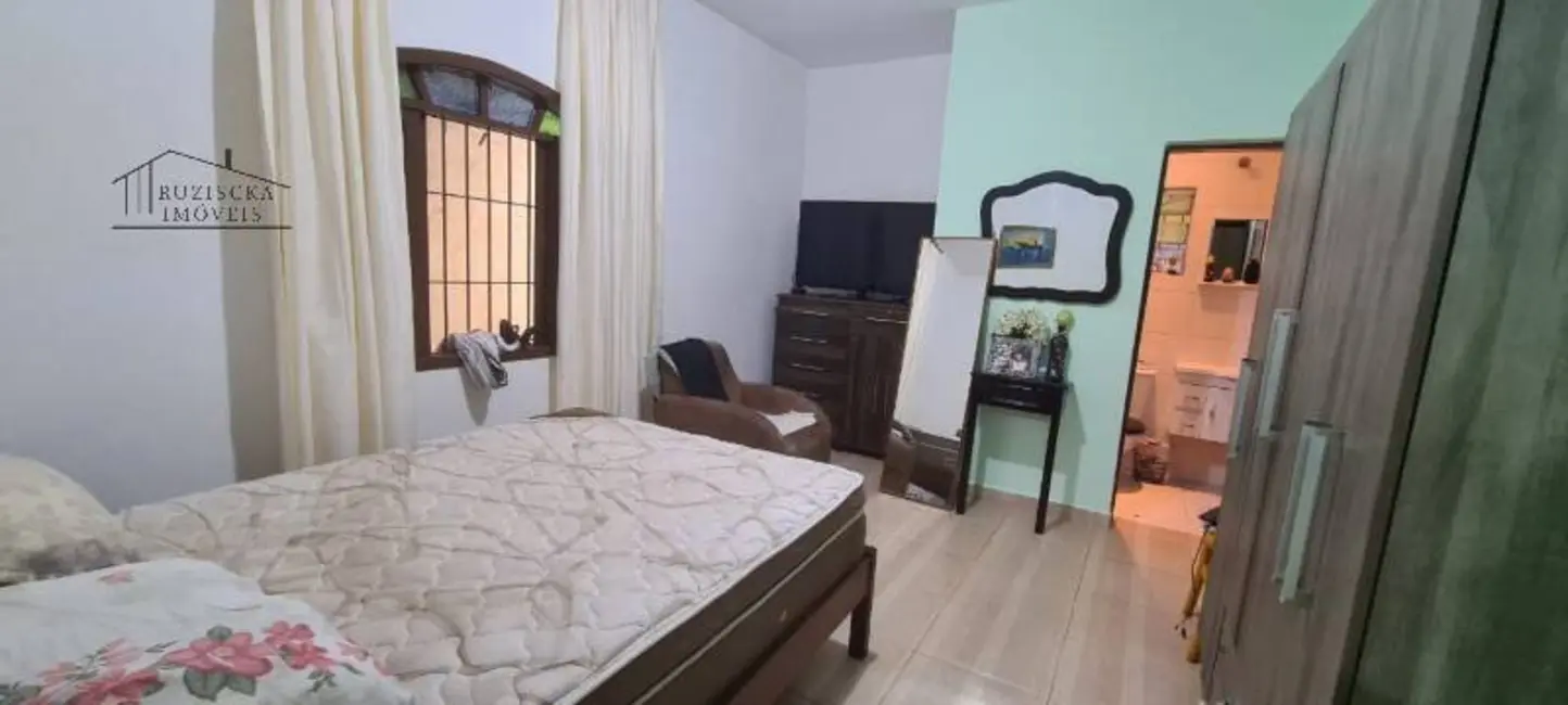 Foto 8 de Casa com 2 quartos à venda, 131m2 em Itanhaem - SP