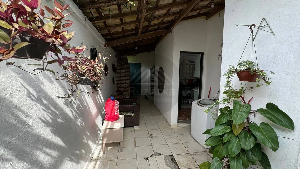 Foto 1 de Casa com 2 quartos à venda, 150m2 em Itanhaem - SP