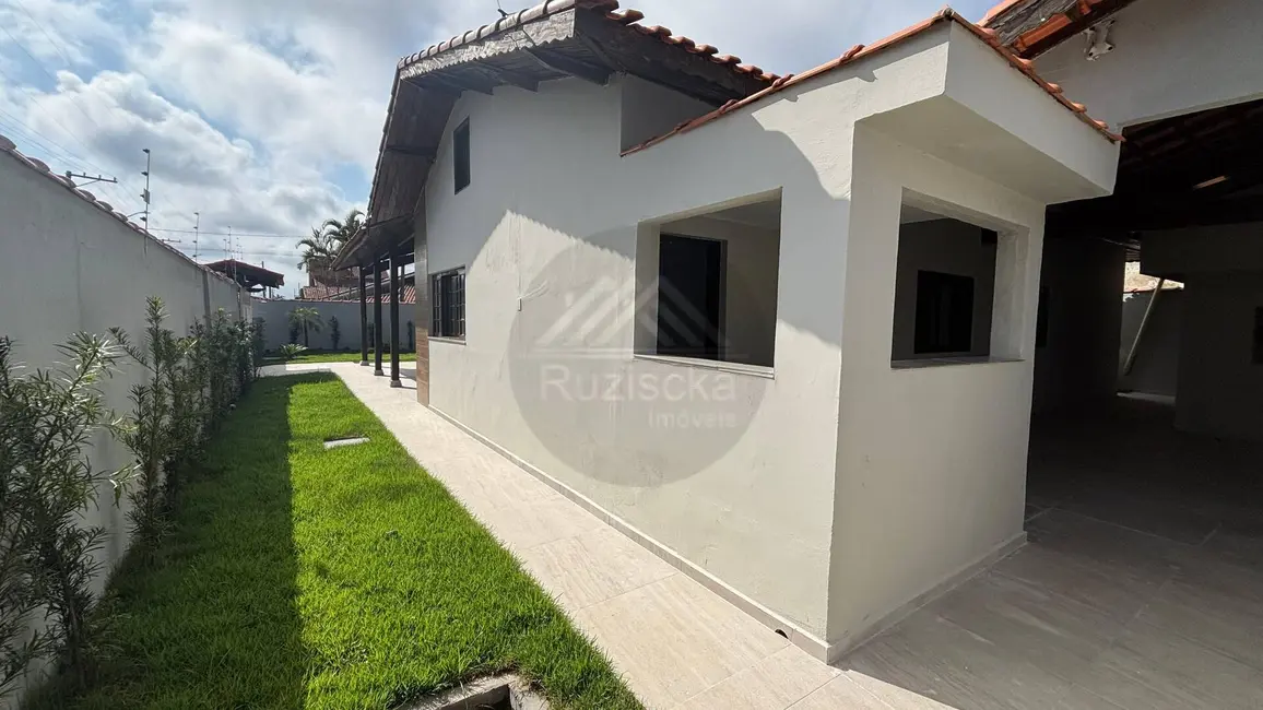 Foto 4 de Casa com 4 quartos à venda, 454m2 em Itanhaem - SP