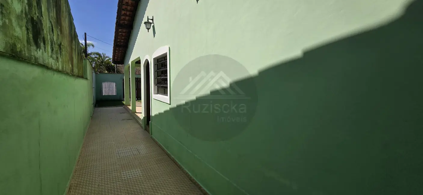 Foto 5 de Casa com 2 quartos à venda, 250m2 em Itanhaem - SP