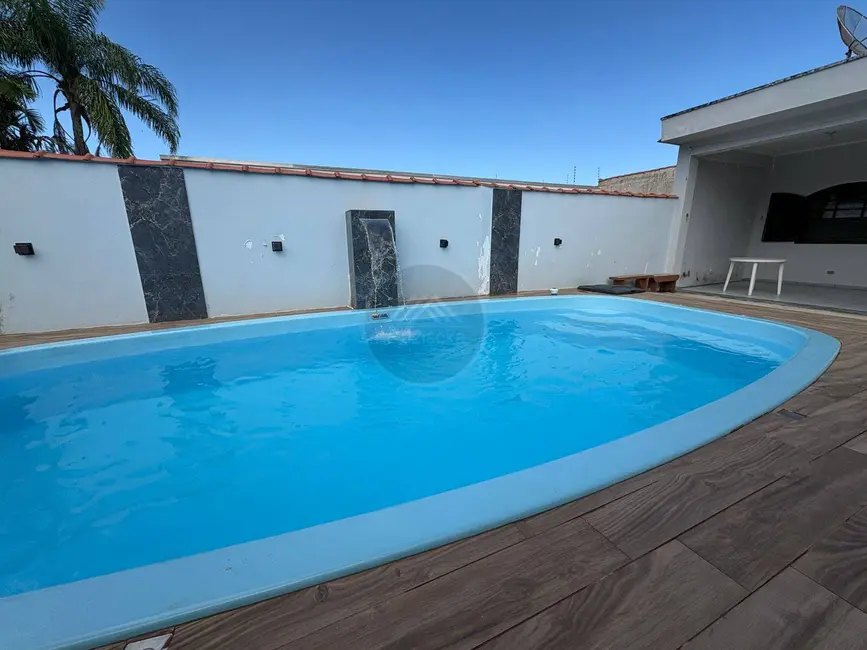 Foto 5 de Casa com 2 quartos à venda, 250m2 em Itanhaem - SP