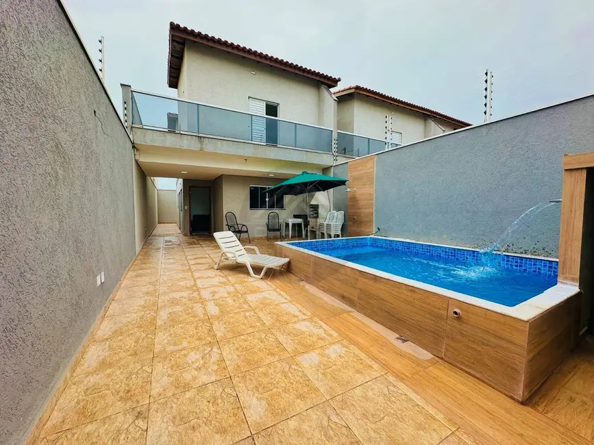 Foto 1 de Casa com 4 quartos à venda, 150m2 em Itanhaem - SP