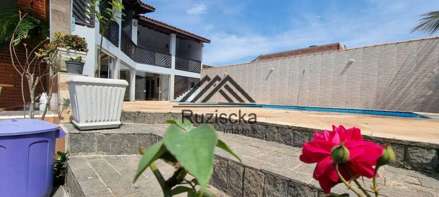 Foto 2 de Casa com 6 quartos à venda, 500m2 em Itanhaem - SP