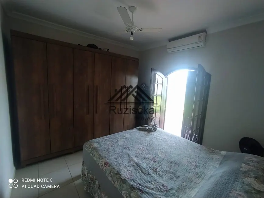 Foto 7 de Casa com 3 quartos à venda, 660m2 em Itanhaem - SP