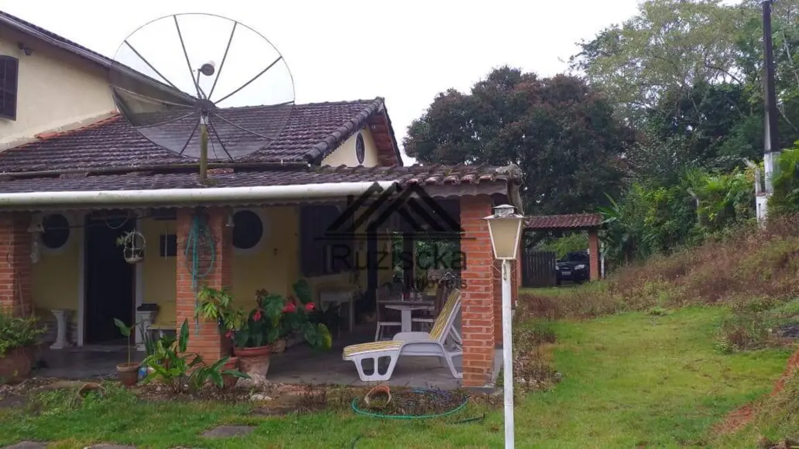 Foto 4 de Chácara com 4 quartos à venda, 1370m2 em Centro, Pedro De Toledo - SP