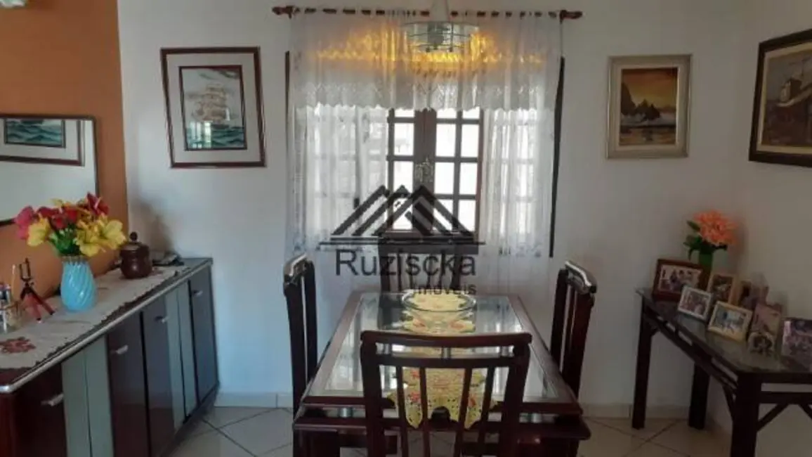 Foto 4 de Casa com 3 quartos à venda, 290m2 em Itanhaem - SP