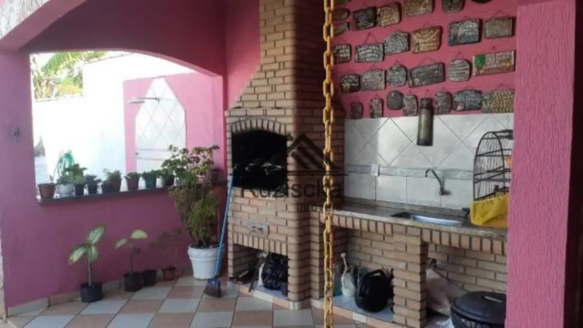 Foto 6 de Casa com 3 quartos à venda, 290m2 em Itanhaem - SP