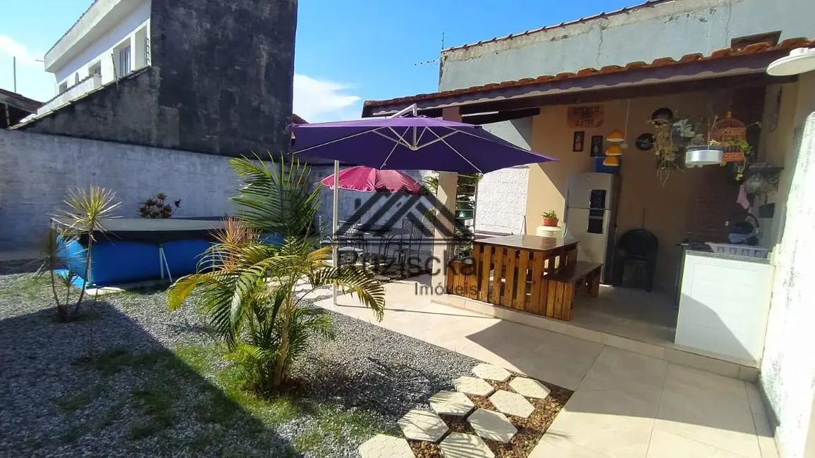 Foto 4 de Casa com 3 quartos à venda, 302m2 em Itanhaem - SP