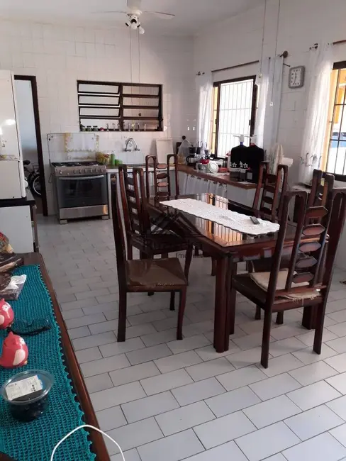 Foto 8 de Casa com 4 quartos à venda, 250m2 em Itanhaem - SP