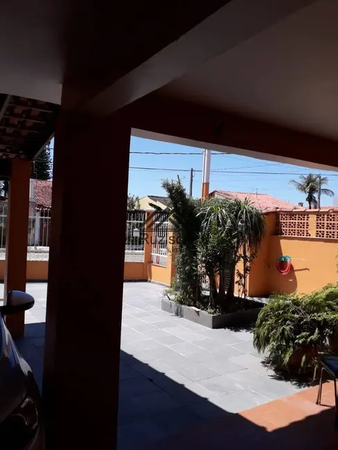 Foto 4 de Casa com 4 quartos à venda, 250m2 em Itanhaem - SP