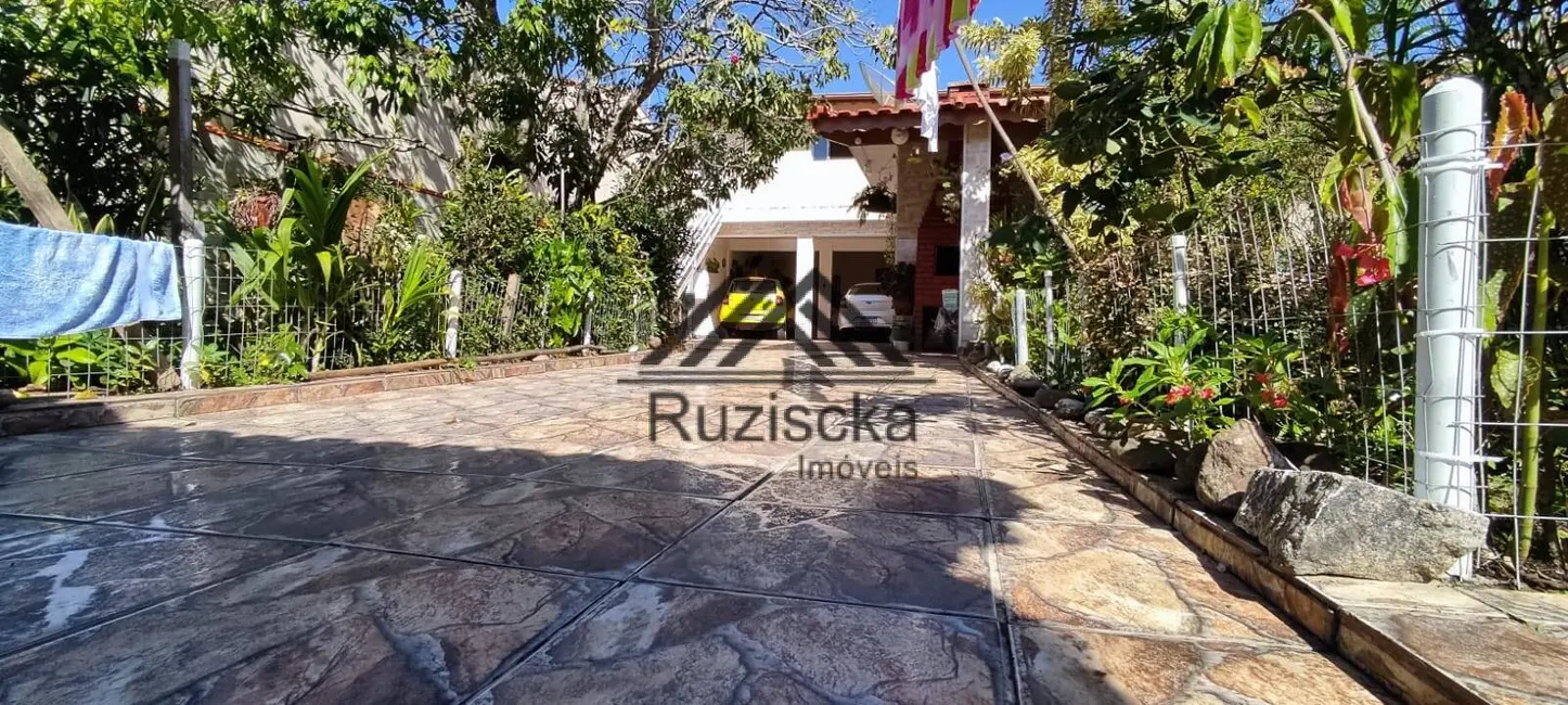 Foto 2 de Casa com 2 quartos à venda, 290m2 em Itanhaem - SP