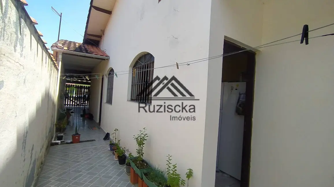 Foto 2 de Casa com 2 quartos à venda, 130m2 em Itanhaem - SP