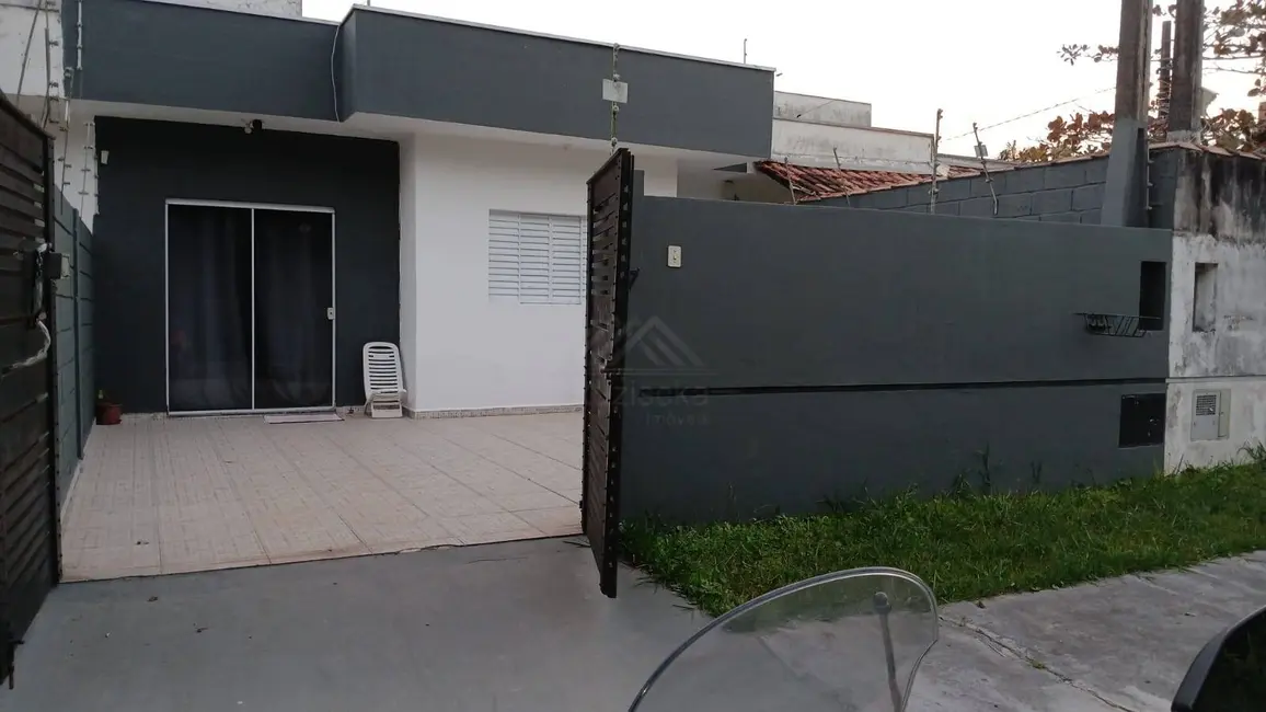 Casa com 2 quartos à venda, 200m2 em Itanhaem - SP - imagem 4 Foto 4 de Casa com 2 quartos à venda, 200m2 em Itanhaem - SP