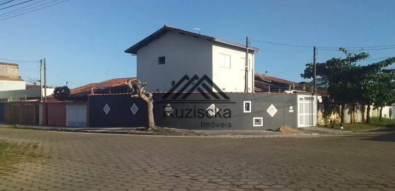 Foto 1 de Casa com 3 quartos à venda, 126m2 em Itanhaem - SP