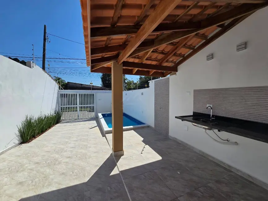 Foto 2 de Casa com 2 quartos à venda, 125m2 em Itanhaem - SP