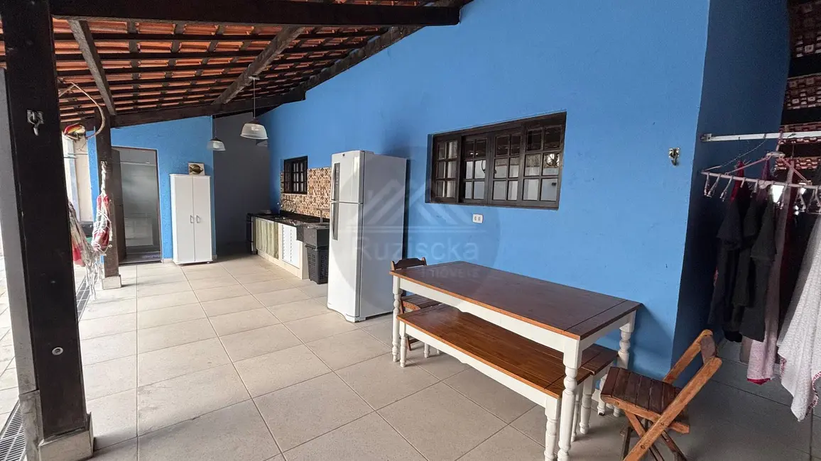 Foto 4 de Casa com 2 quartos à venda, 307m2 em Itanhaem - SP