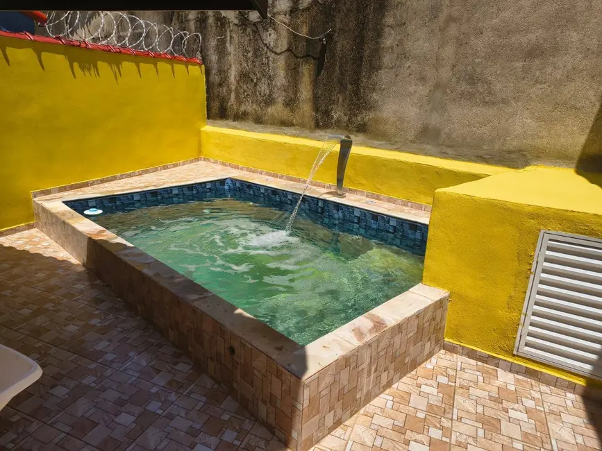 Foto 8 de Casa com 2 quartos à venda, 130m2 em Itanhaem - SP