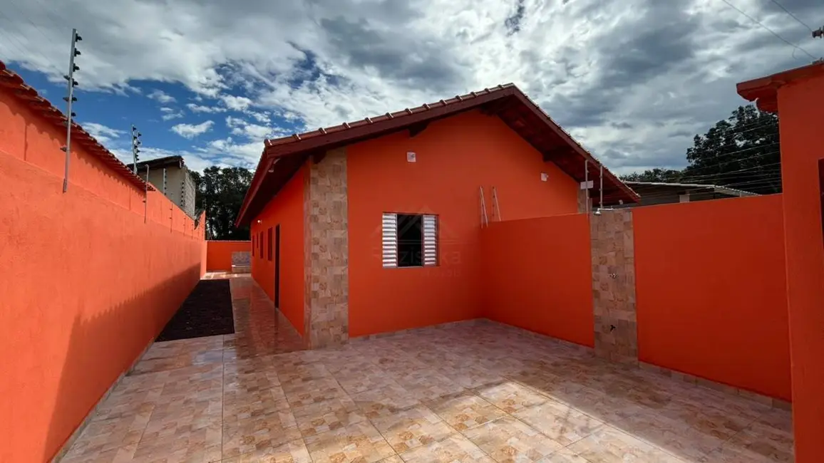 Foto 1 de Casa com 2 quartos à venda, 125m2 em Itanhaem - SP