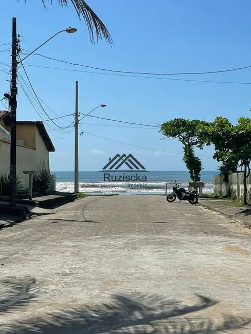 Foto 2 de Casa com 2 quartos à venda, 199m2 em Itanhaem - SP