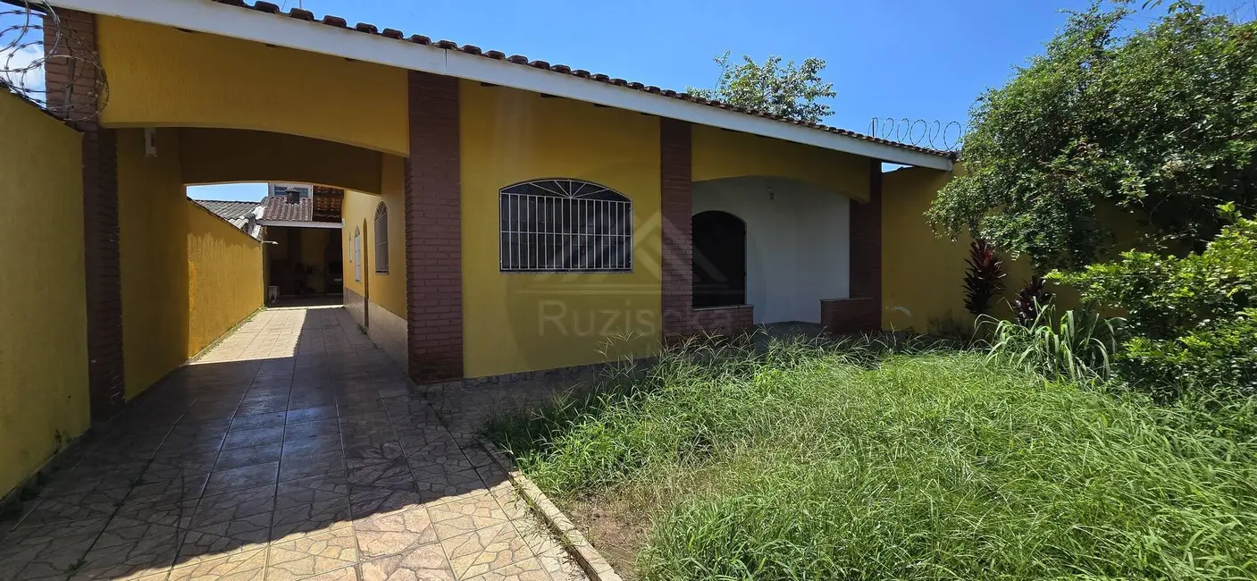 Foto 1 de Casa com 3 quartos à venda, 271m2 em Itanhaem - SP