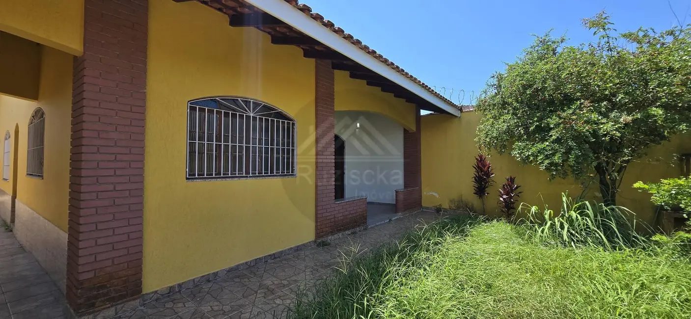 Foto 2 de Casa com 3 quartos à venda, 271m2 em Itanhaem - SP