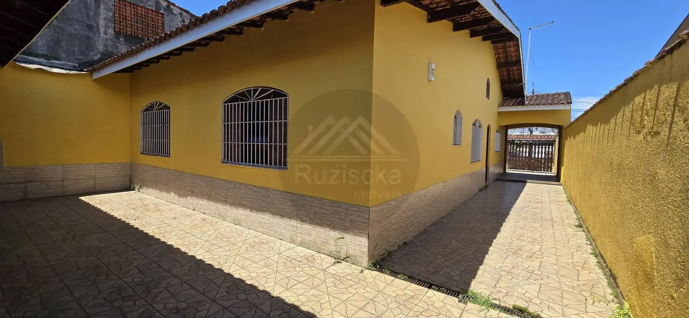 Foto 3 de Casa com 3 quartos à venda, 271m2 em Itanhaem - SP