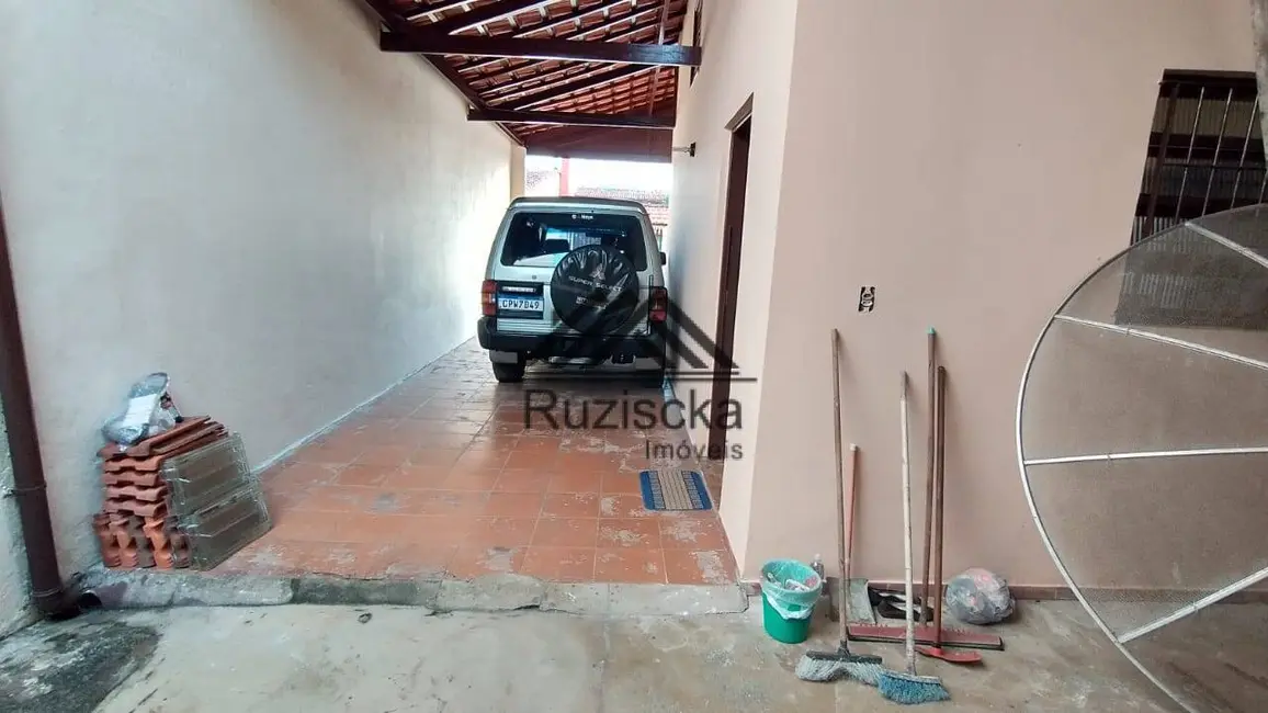 Foto 7 de Casa com 2 quartos à venda, 250m2 em Itanhaem - SP