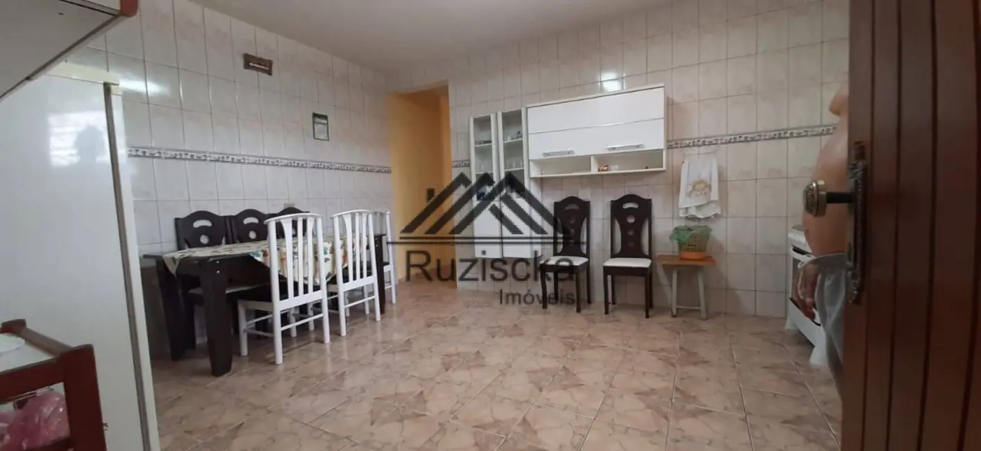 Foto 8 de Casa com 4 quartos à venda, 238m2 em Itanhaem - SP