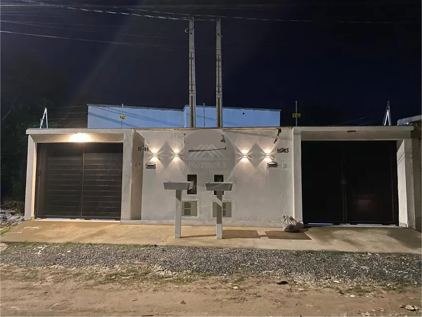 Foto 1 de Casa com 2 quartos à venda, 135m2 em Itanhaem - SP