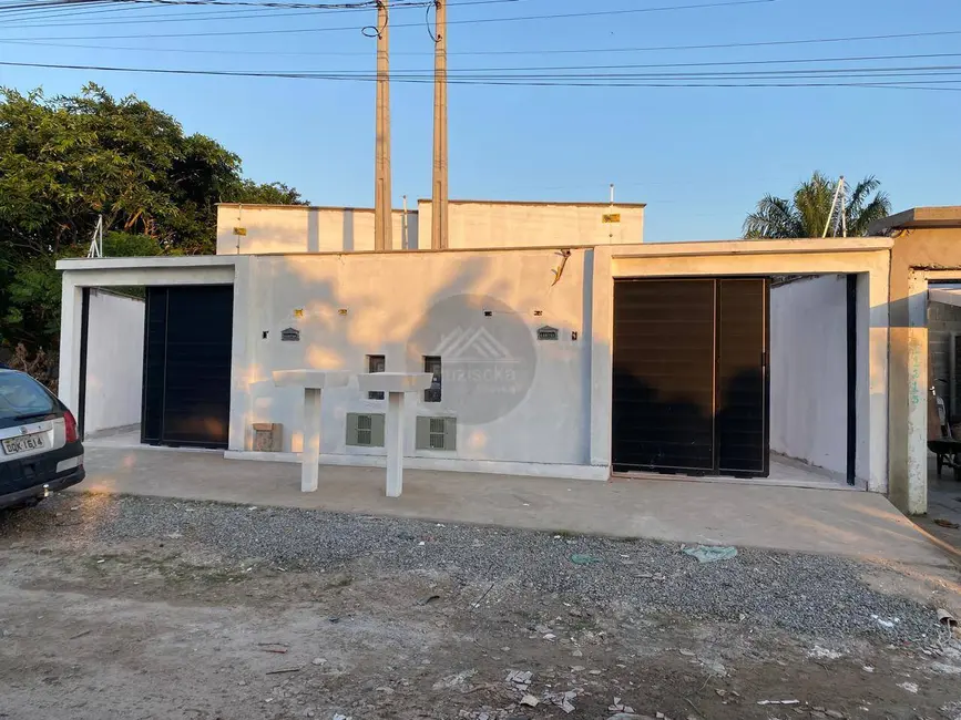 Foto 2 de Casa com 2 quartos à venda, 135m2 em Itanhaem - SP