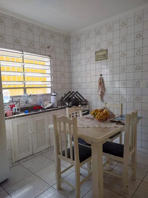 Foto 3 de Casa com 2 quartos à venda, 125m2 em Itanhaem - SP