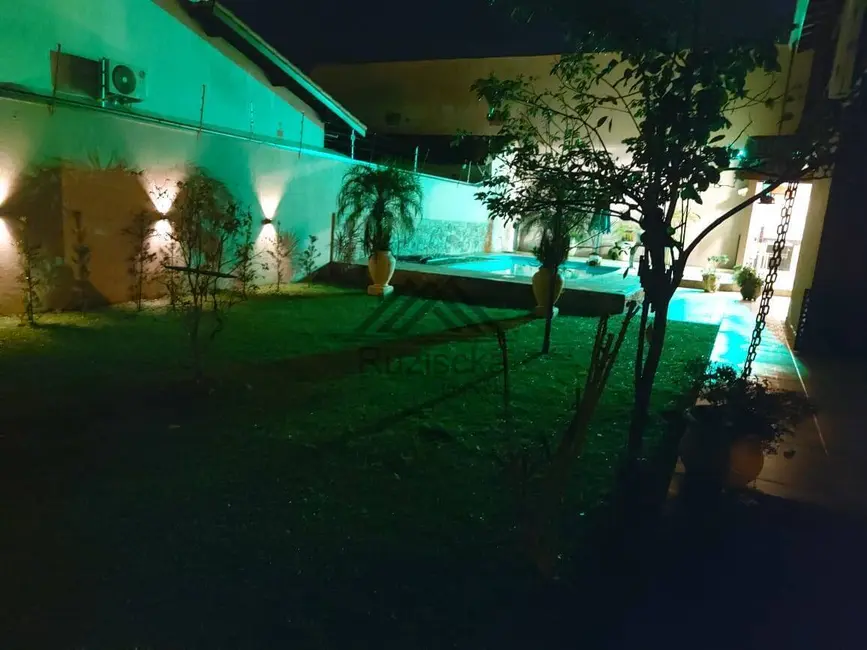 Foto 3 de Casa com 4 quartos à venda, 600m2 em Itanhaem - SP