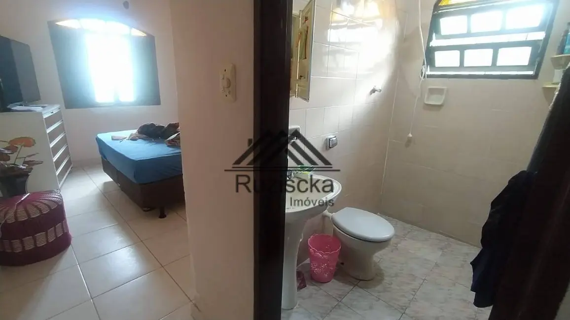 Foto 9 de Casa com 3 quartos à venda, 150m2 em Itanhaem - SP