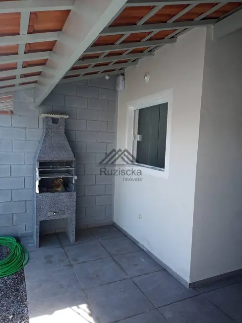 Foto 5 de Casa com 2 quartos à venda, 130m2 em Itanhaem - SP