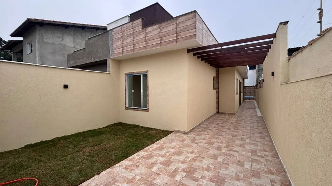 Foto 2 de Casa com 2 quartos à venda, 150m2 em Itanhaem - SP