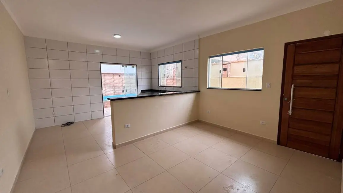 Foto 4 de Casa com 2 quartos à venda, 150m2 em Itanhaem - SP