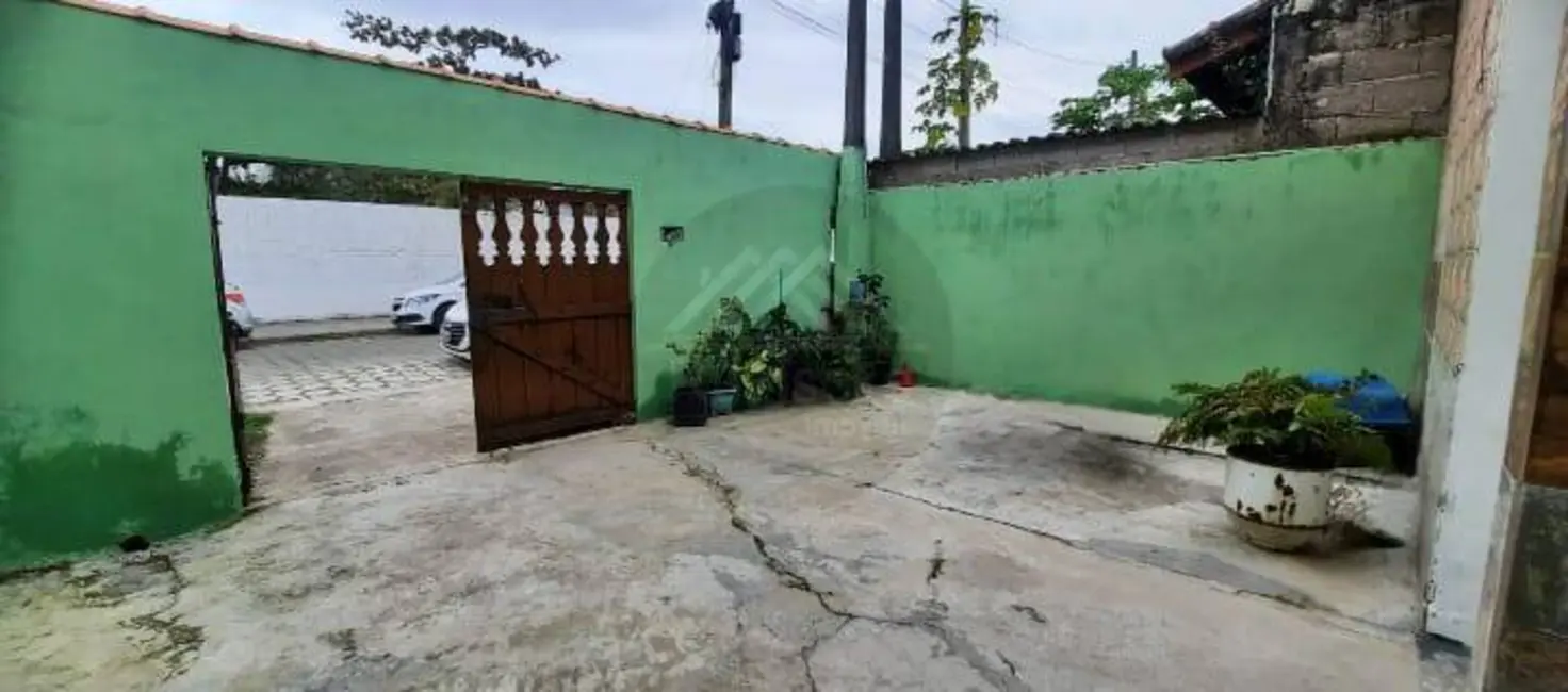 Foto 2 de Casa com 2 quartos à venda, 140m2 em Itanhaem - SP