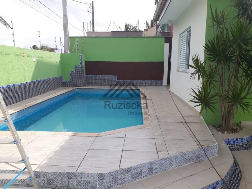 Foto 2 de Casa com 4 quartos à venda, 220m2 em Itanhaem - SP