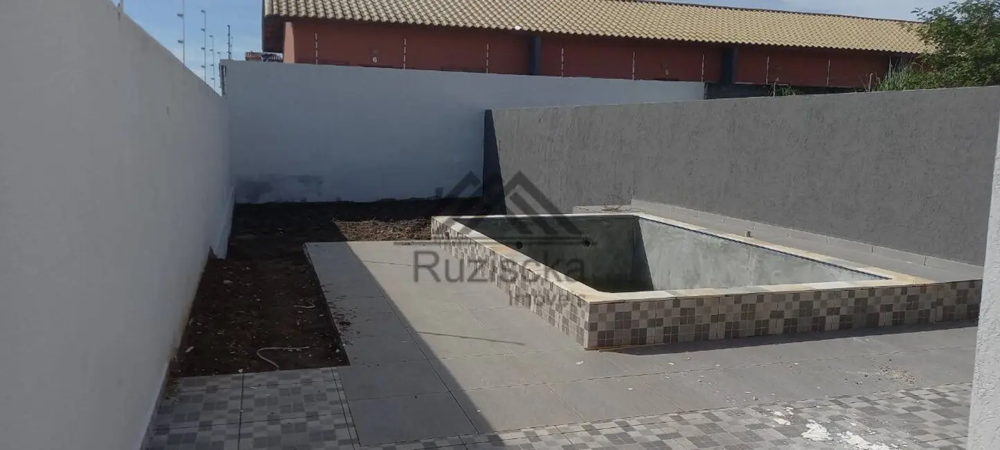 Foto 7 de Casa com 2 quartos à venda, 210m2 em Itanhaem - SP