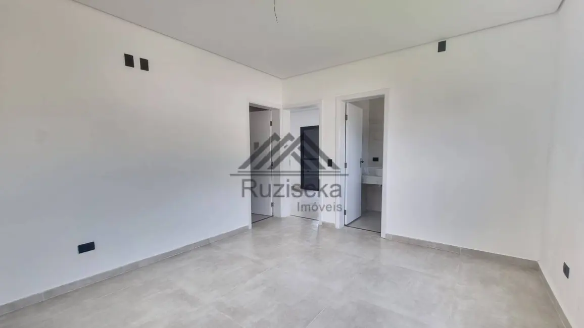 Foto 5 de Casa com 3 quartos à venda, 300m2 em Itanhaem - SP