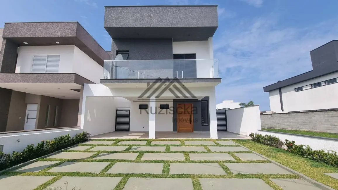 Foto 1 de Casa com 3 quartos à venda, 300m2 em Itanhaem - SP
