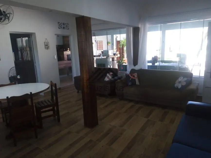 Foto 3 de Casa com 3 quartos à venda, 542m2 em Itanhaem - SP