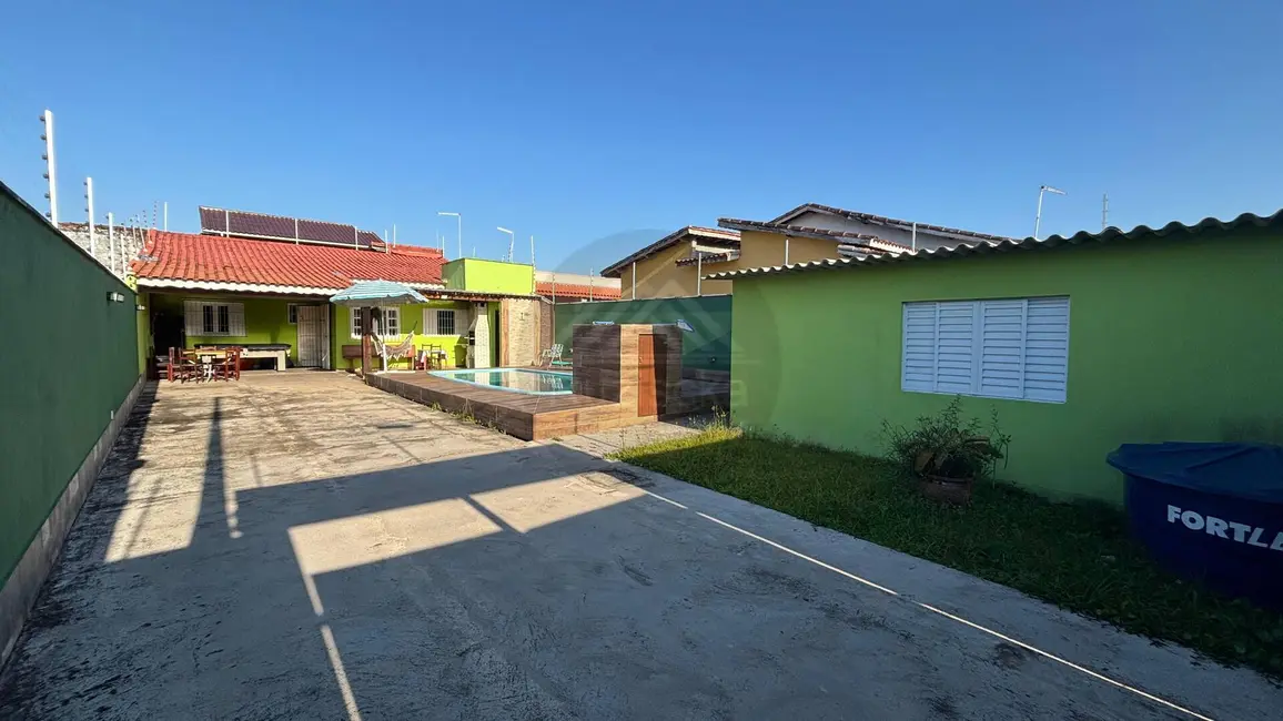 Foto 2 de Casa com 2 quartos à venda, 260m2 em Itanhaem - SP