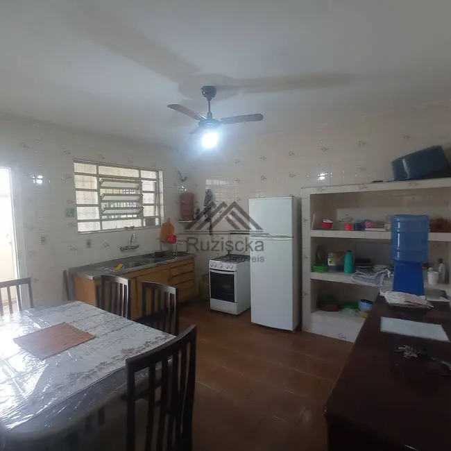 Foto 3 de Casa com 2 quartos à venda, 300m2 em Mongagua - SP