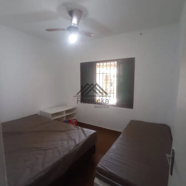 Foto 4 de Casa com 2 quartos à venda, 300m2 em Mongagua - SP