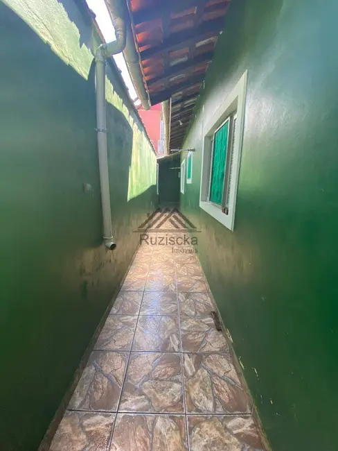 Foto 2 de Casa com 2 quartos à venda, 125m2 em Itanhaem - SP